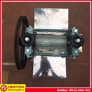 Máy lạng bì lợn quay tay khung thép – Hình ảnh máy tự động | ThinhVuongJSC.VN may lang bi lon quay tay khung thep 6