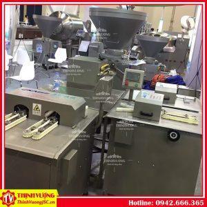 Máy nhồi xúc xích công nghiệp AK-3600 – Hình ảnh máy tự động | ThinhVuongJSC.VN may nhoi xuc xich cong nghiep ak 3600 3 – máy tại ThinhVuongJSC.VN