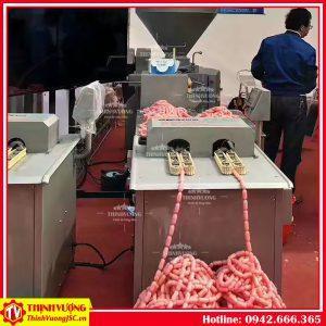 Máy nhồi xúc xích công nghiệp AK-6200 – Hình ảnh máy tự động | ThinhVuongJSC.VN may nhoi xuc xich cong nghiep ak6200 4