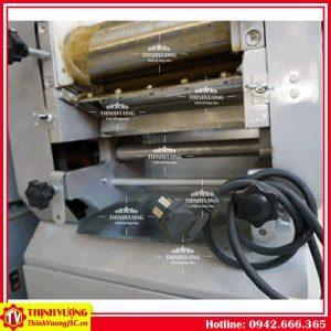 Máy cán bột cắt mì sợi MT-30A – Hình ảnh máy tự động | ThinhVuongJSC.VN may can bot cat mi soi mt 30a 3
