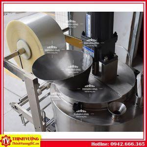 Máy đóng gói chất lỏng 50ml ZV-240L – Hình ảnh máy tự động | ThinhVuongJSC.VN may dong goi chat long 50ml zv240l 2