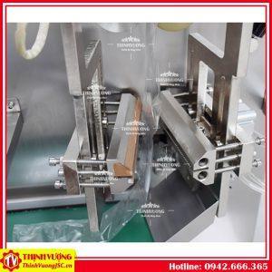 Máy đóng gói chất lỏng 50ml ZV-240L – Hình ảnh máy tự động | ThinhVuongJSC.VN may dong goi chat long 50ml zv240l 4