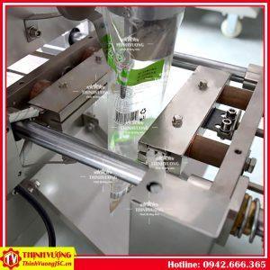 may dong goi dang bot tu dong 50 500ml zv320d 3