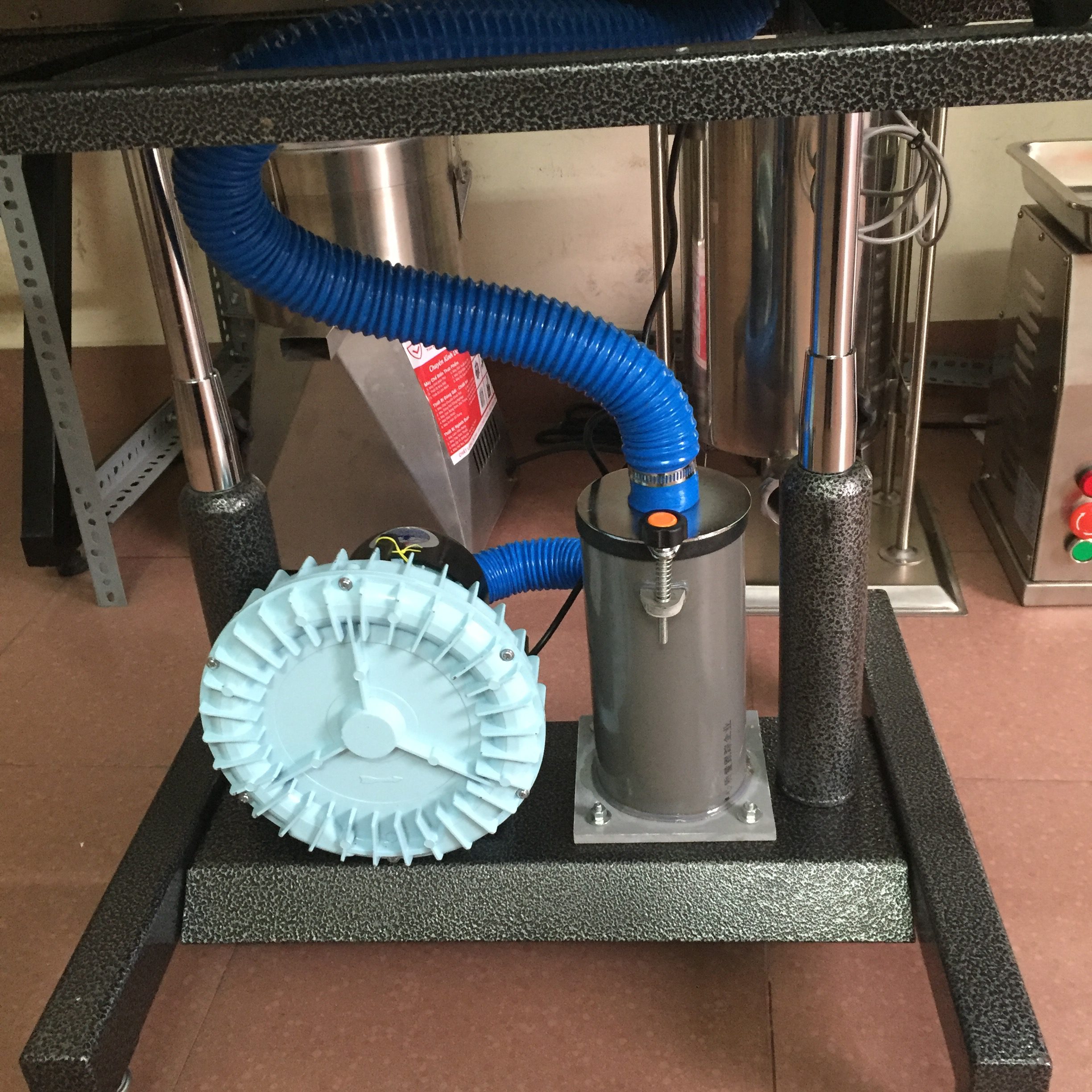 Máy hàn miệng túi liên tục thổi khí DBF-1100 (tiêu chuẩn, phun sơn) – Hình ảnh máy tự động | ThinhVuongJSC.VN may han mieng tui lien tuc thoi khi dbf 1100 3 rotated – máy tại ThinhVuongJSC.VN