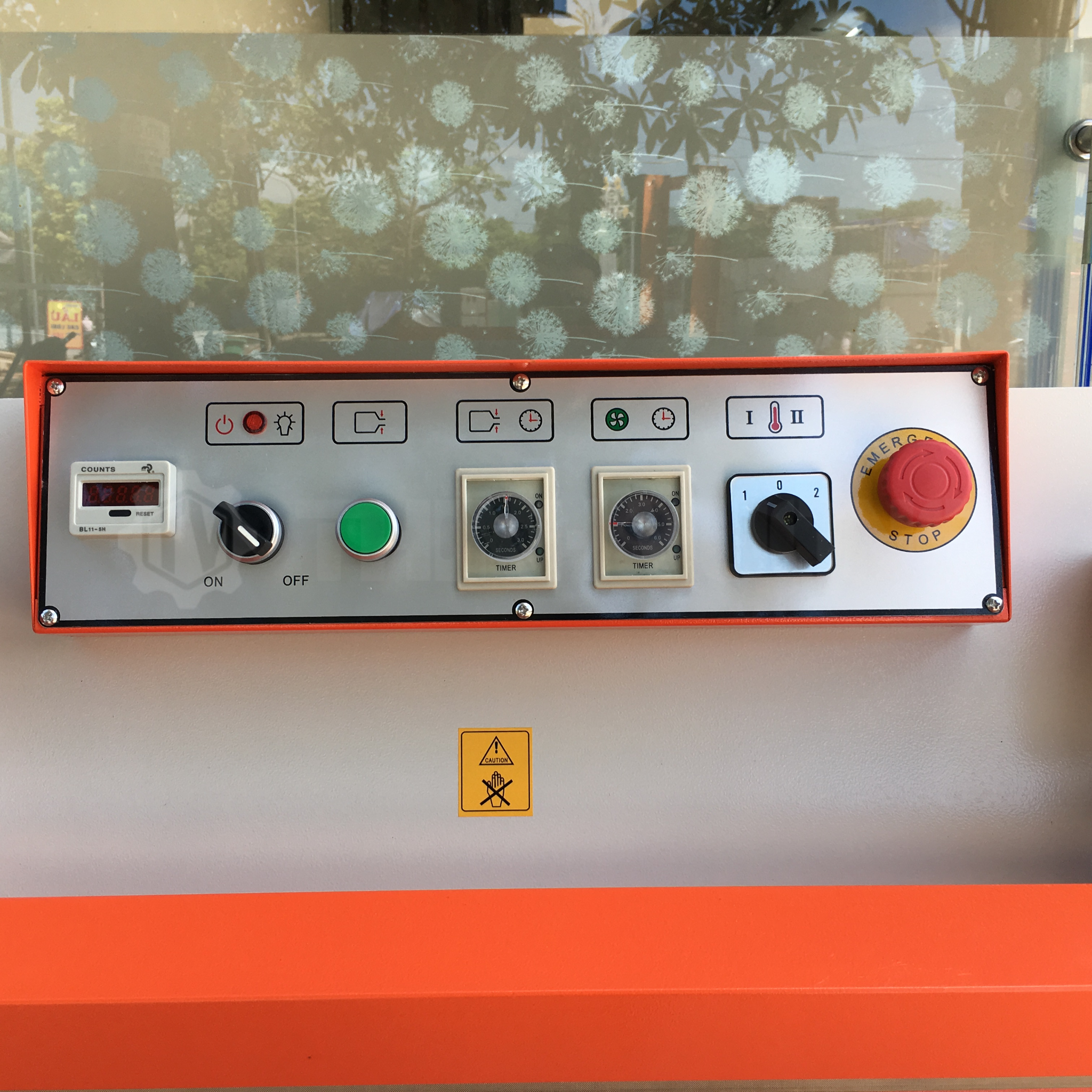 Máy hàn miệng bao khí nén QLF-700A – Hình ảnh máy tự động | ThinhVuongJSC.VN may han mieng bao khi nen qlf 700a 5 – máy tại ThinhVuongJSC.VN